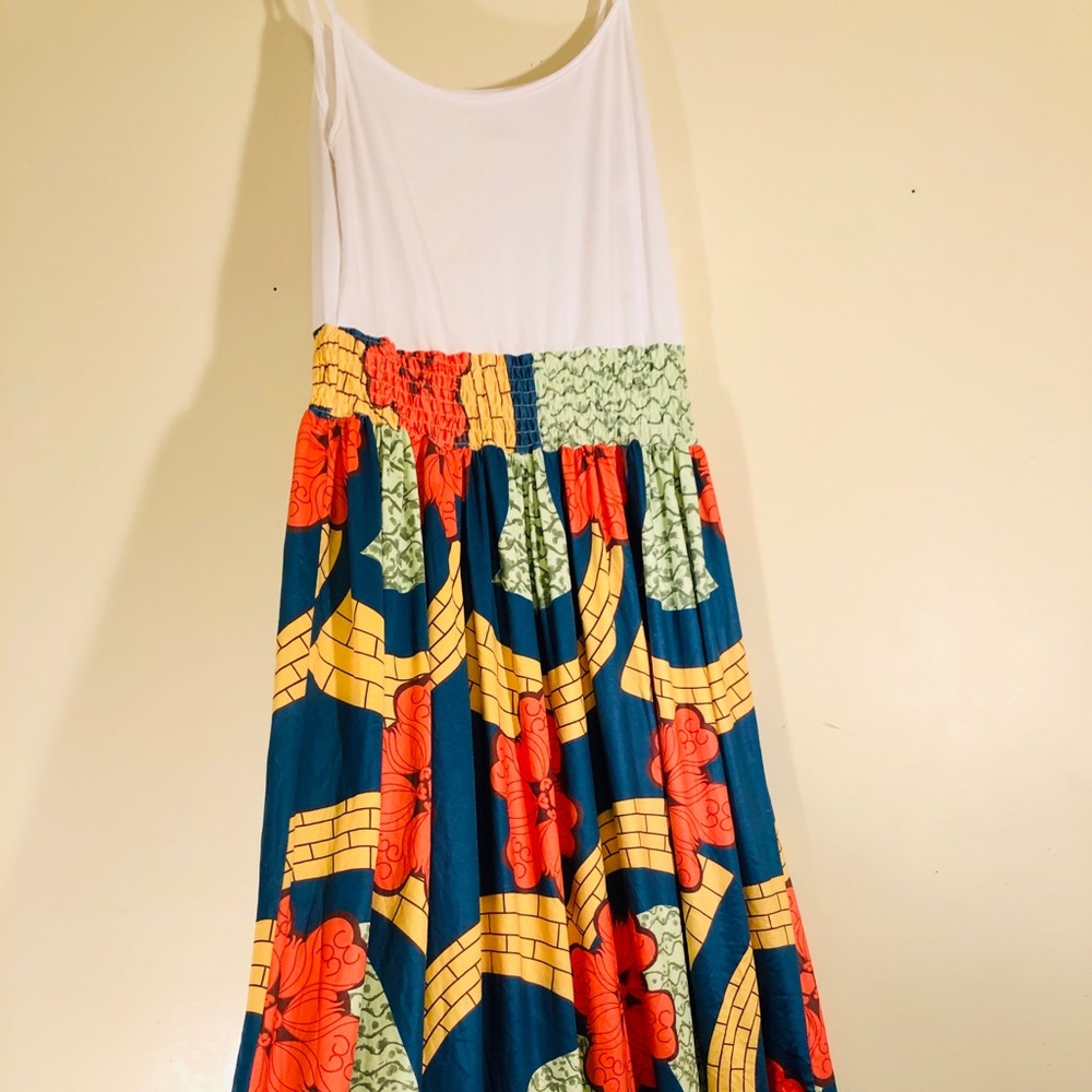 Multi-colored pattern Dress - Picture 2 of 2